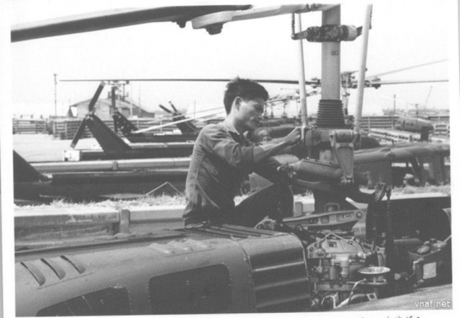 TRỰC THĂNG UH-1 VÀ NGƯỜI LÍNH KỸ THUẬT KHÔNG QUÂN 1969-1975 - Nguyễn Tuấn Hoan